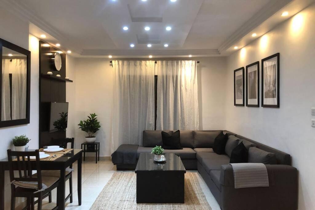 Luxury Apartment In Awesome Location In Amman Exterior photo