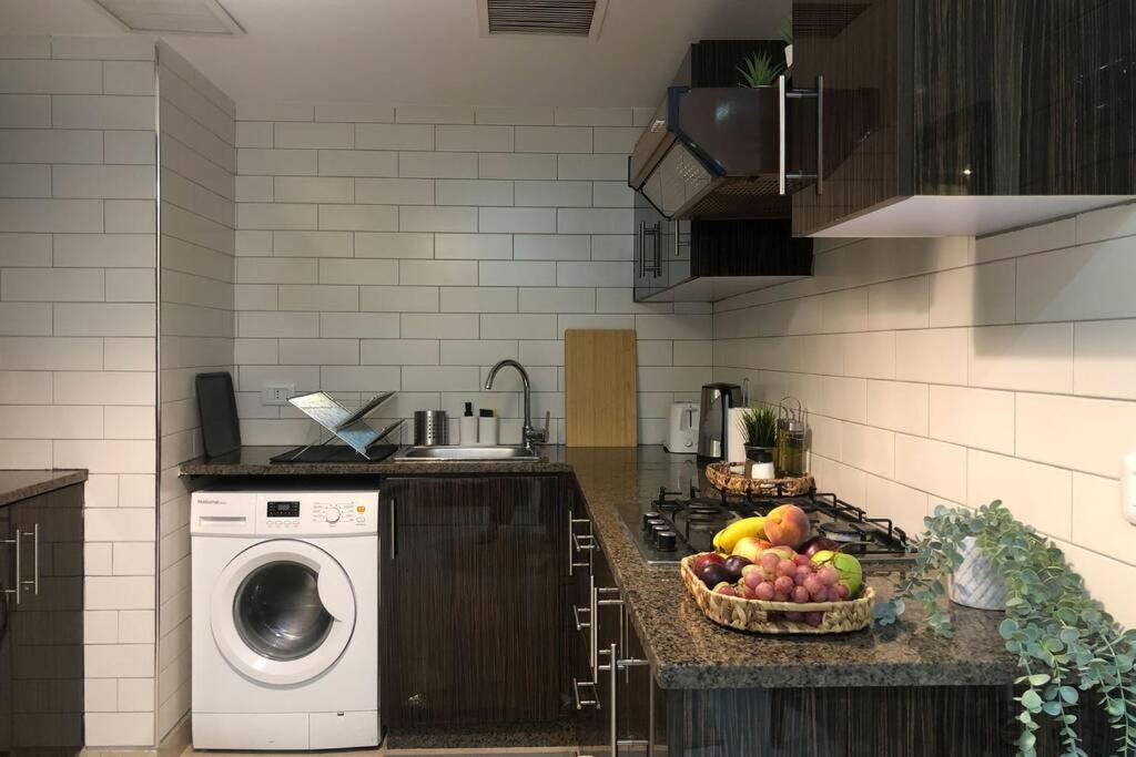 Luxury Apartment In Awesome Location In Amman Exterior photo